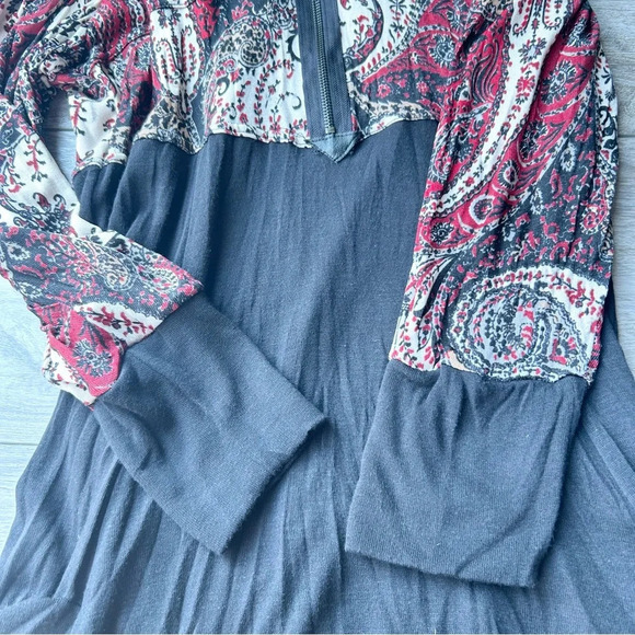 Frank Lyman  Paisley Pattern Hooded Sweater Dress Made in Canada - Picture 12 of 16